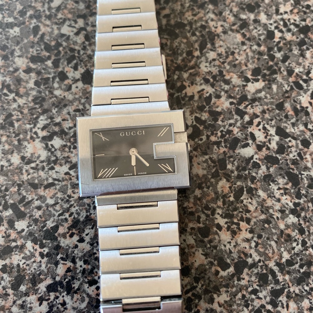 Authentic Gucci watch - Picture 3 of 5
